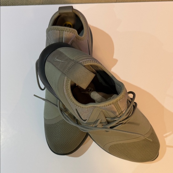 Nike Men's Olive Sneakers - Picture 4 of 4